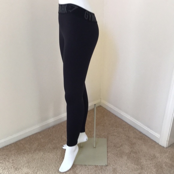 GYMSHARK size S black athletic leggings - Picture 3 of 8